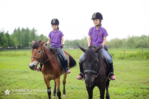 儿童骑马好处多，你家的孩子会骑马吗？